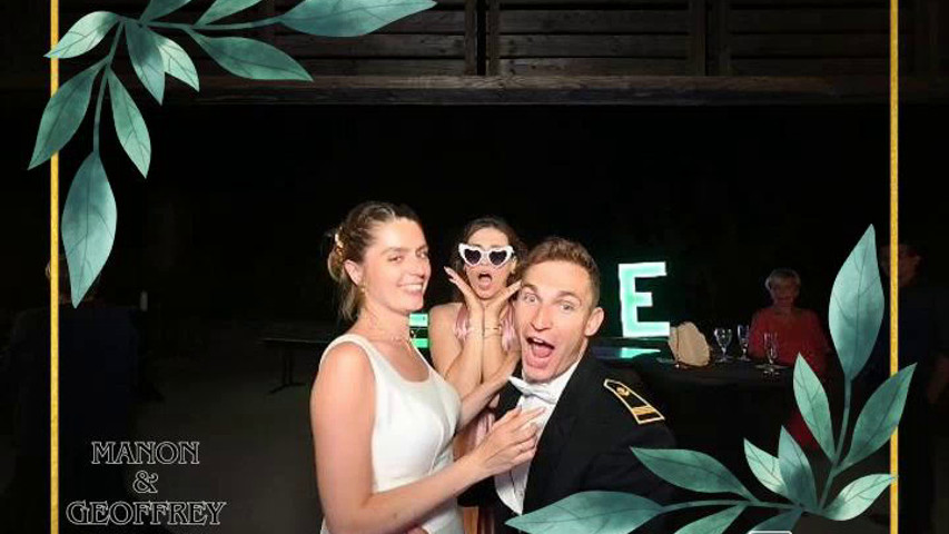 Créez des Souvenirs Magiques avec Notre Photobooth !