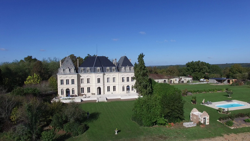 L'extérieur du château et ses parcs 