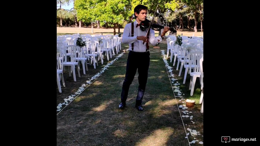 35. Lovers on the sun (David Guetta) - Pablo Prieto Violinist during the acoustic test of a wedding