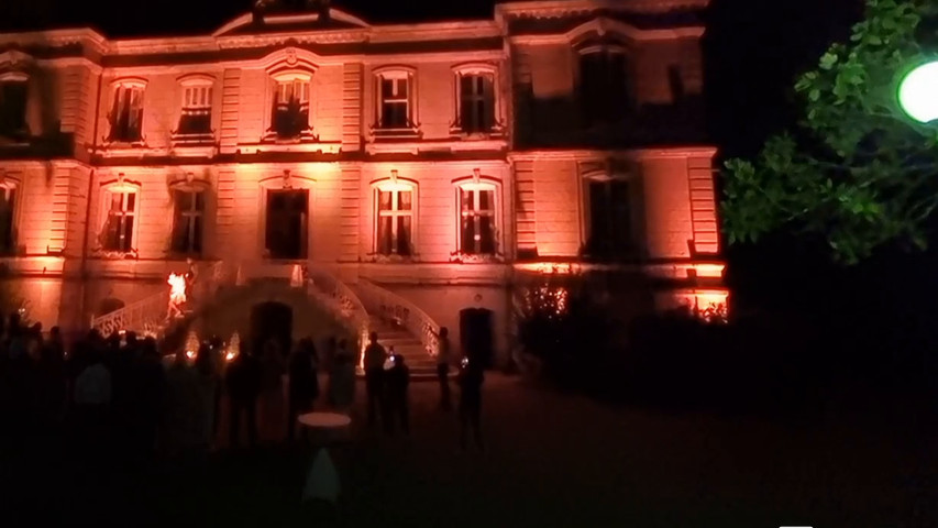 Dessert devant le château 