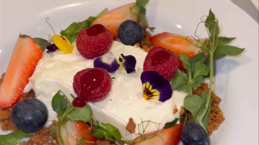 Cheesecake aux fruits rouges et son coulis 