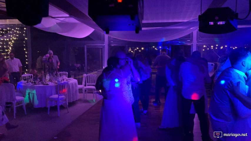 Soirée dansante d'un mariage.