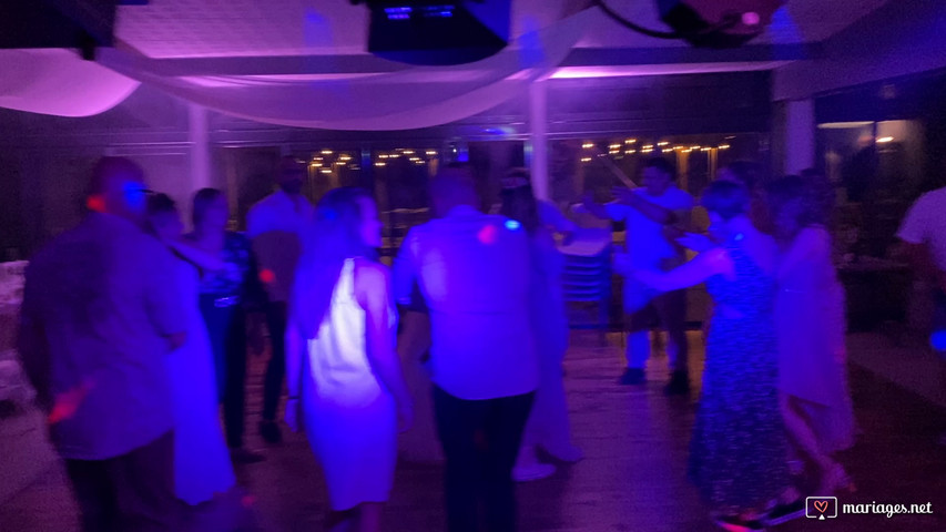 Soirée dansante d'un mariage.