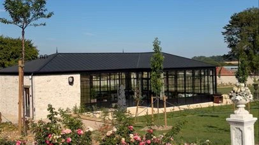 Vue sur le parc et la Demeure - L’Orangerie