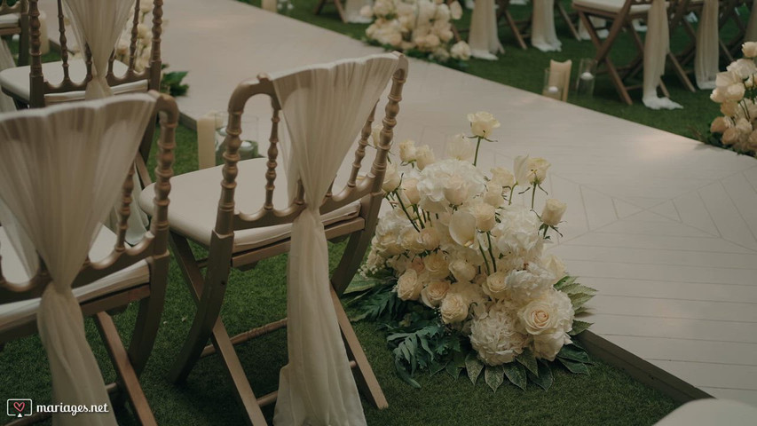 Une scénographie florale blanche, élégante et intemporelle…