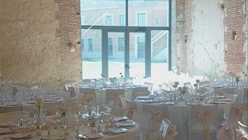Table 140 pers + piste de danse 