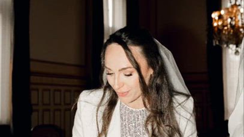 Votre styliste de mariage. Maquillage coiffure K.M