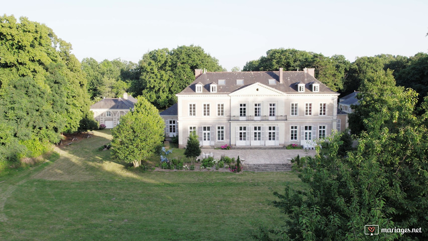 Visite extérieure du château de la Forêt  