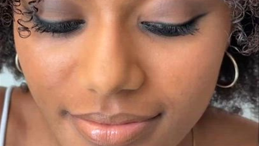Maquillage sur peau métisse  