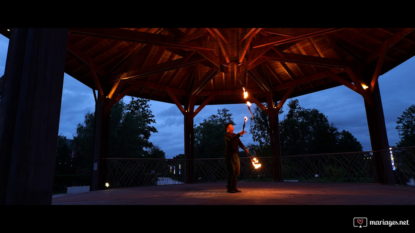 2023 Jongleur de feu et de lumière