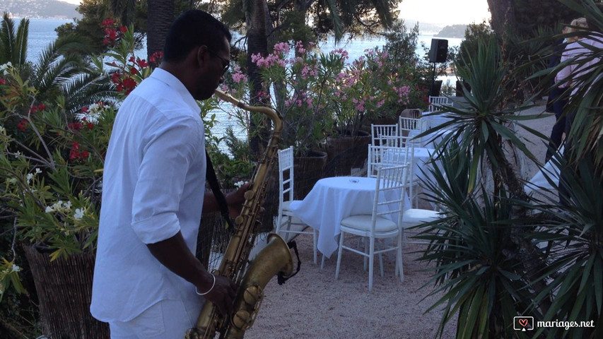 Saxophoniste pour le cocktail