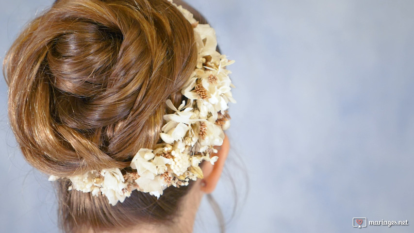 La jolie Ingrid et son chignon de fleur 