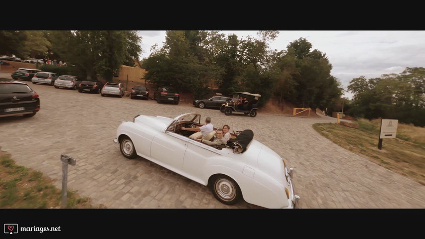 Arrivée des mariés au domaine