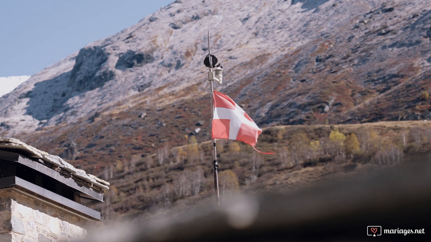 Vol automnal au dessus du Refuge du Roc