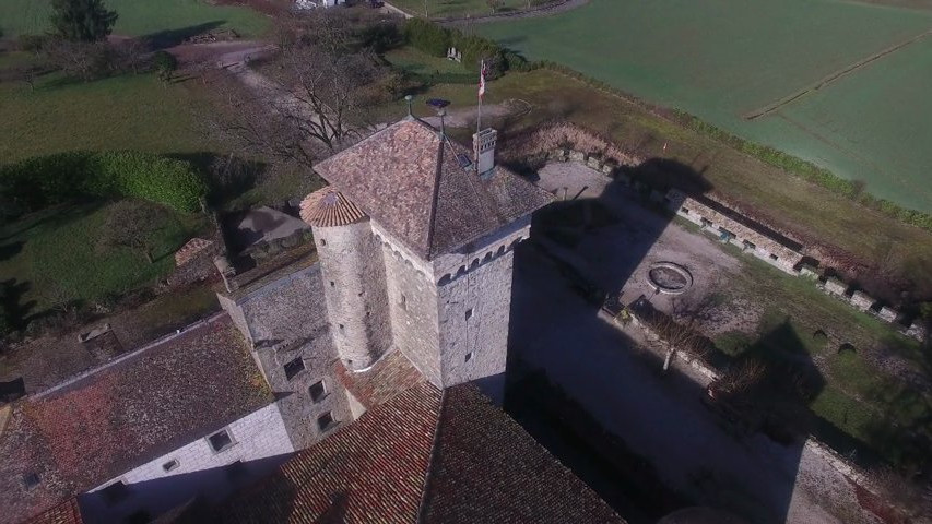 Vue aérienne du Château d'Avully