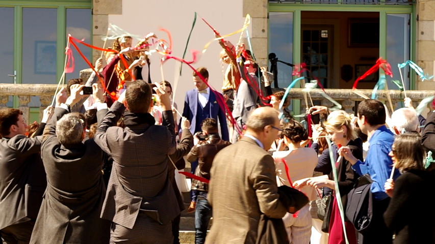 La sortie de la mairie