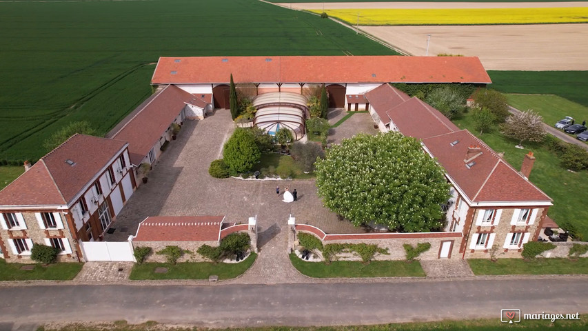 Teaser drone Ferme de Sainte Radegonde, Coudray Montceaux