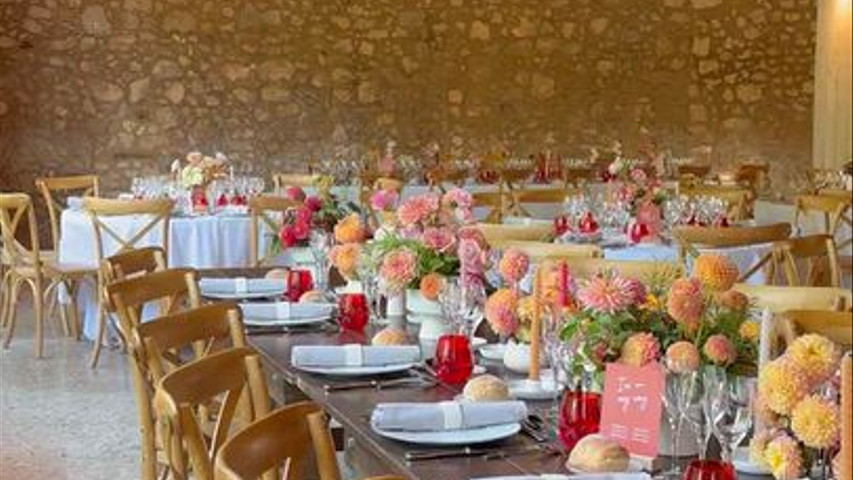 Table d’honneur très fleurie 