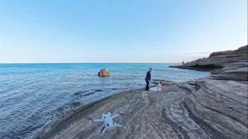 Les mariés au Cap d’Agde, vus du ciel