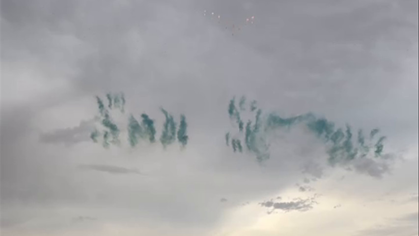 Drone feu de jour coeurs