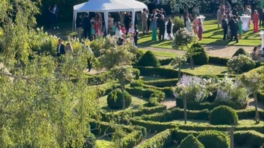 Cocktail dans les jardins