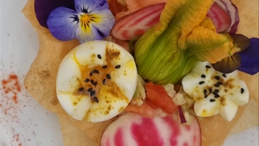 Œuf mollet sur jardinière de crudités