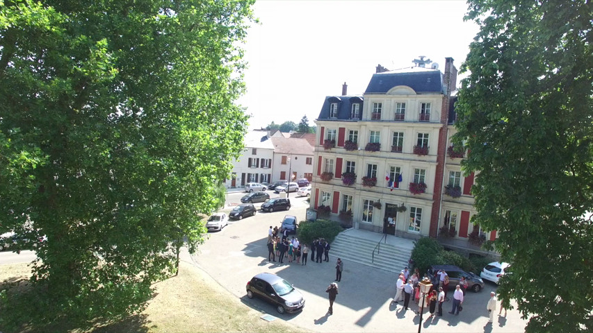 Extrait vidéo mairie avec drone