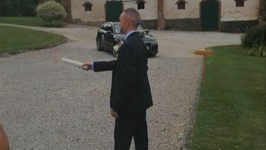 Lancer du bouquet du marié