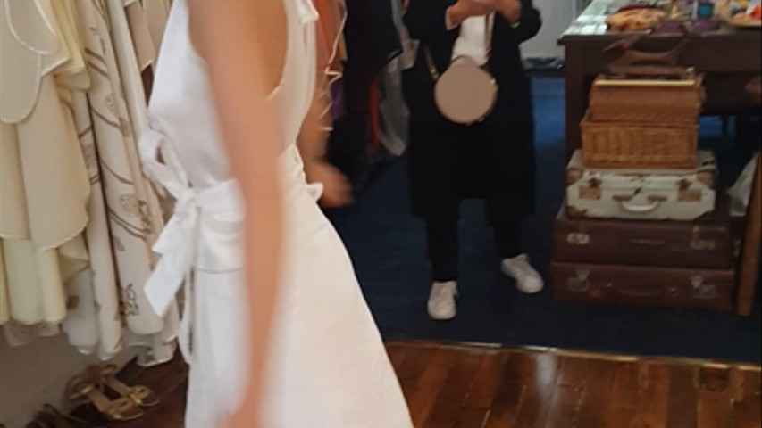 Essayer sa robe de mariée chez Zélia, la découvrir !