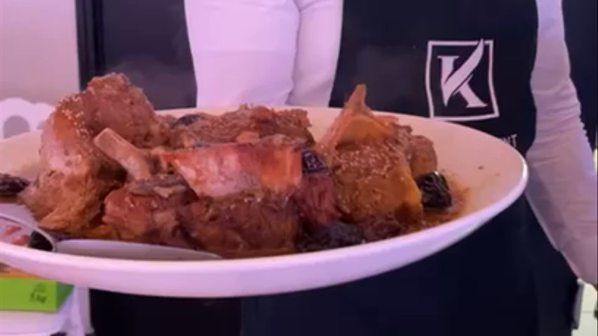 Présentation du tajine de veau aux pruneaux et amandes