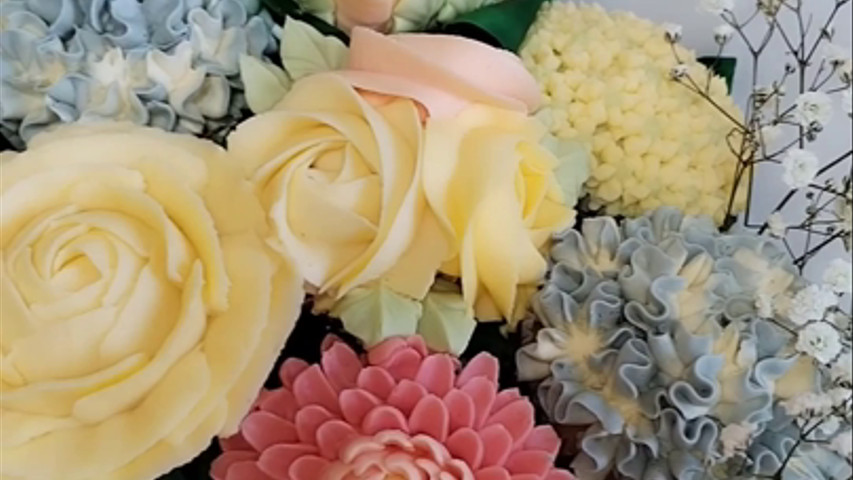 Wedding Bouquet Cupcakes 