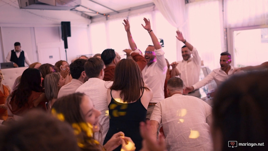 DJ