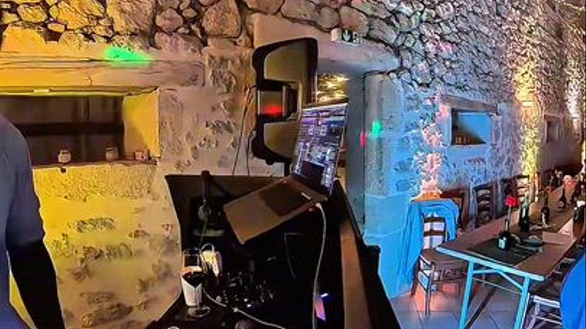 Emma & Angus - Ferme du moulina