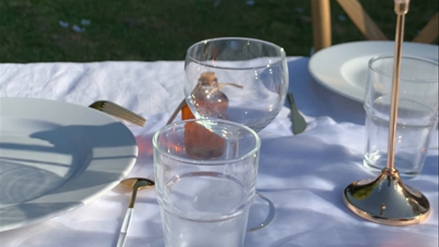 Table avec cadeaux invités