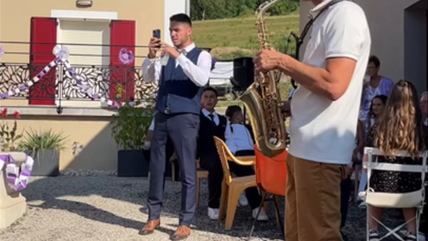 Sax vin d'honneur  - "lose control"