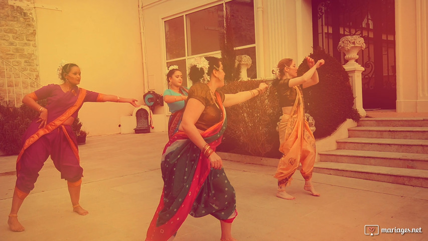 Bombay Queens Dance Troup