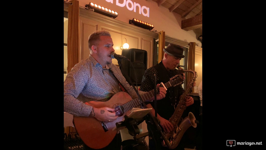 Chanteur Guitare Voix & Saxophoniste