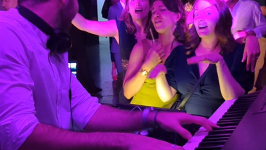 LA GROUPIE DU PIANISTE