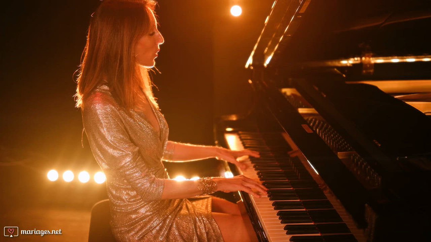 Freed from Desire Trio avec piano et guitare basse