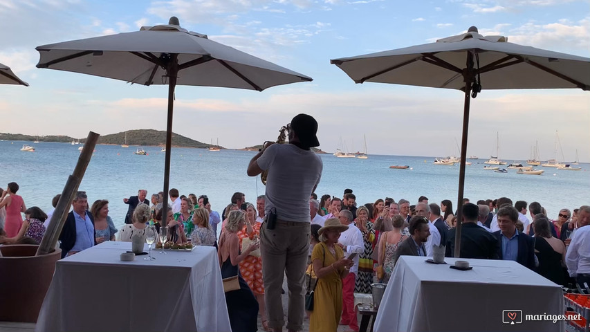 Tonio Sax Cocktail sur la plage 