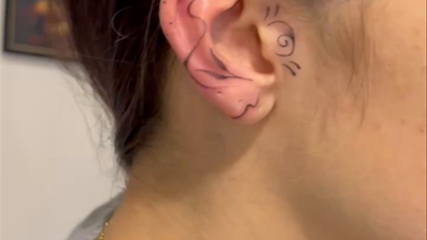 Tatouage oreille 