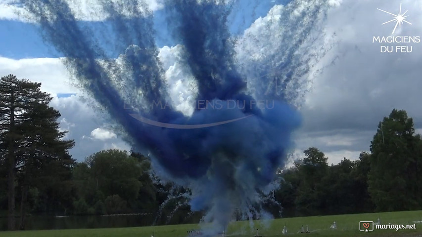 Feu d'artifice de jour tir en évantail