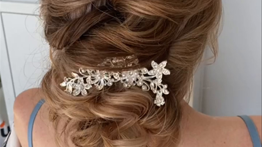 Chignon bas négligé