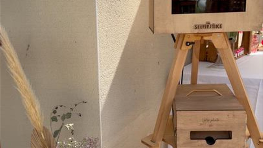 Borne photo en bois
