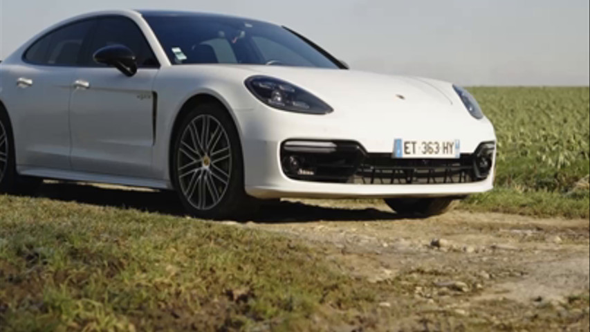 PORSCHE PANAMERA