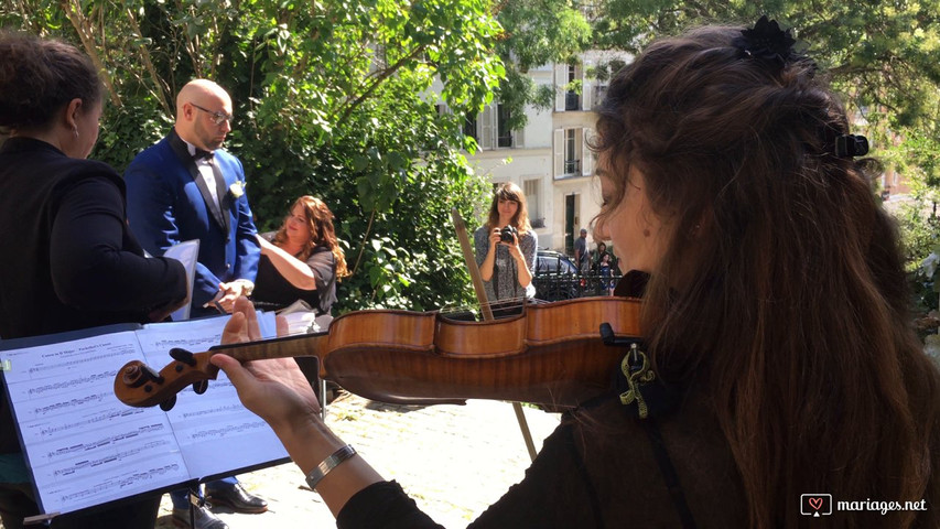 Outdoor ceremony in Paris