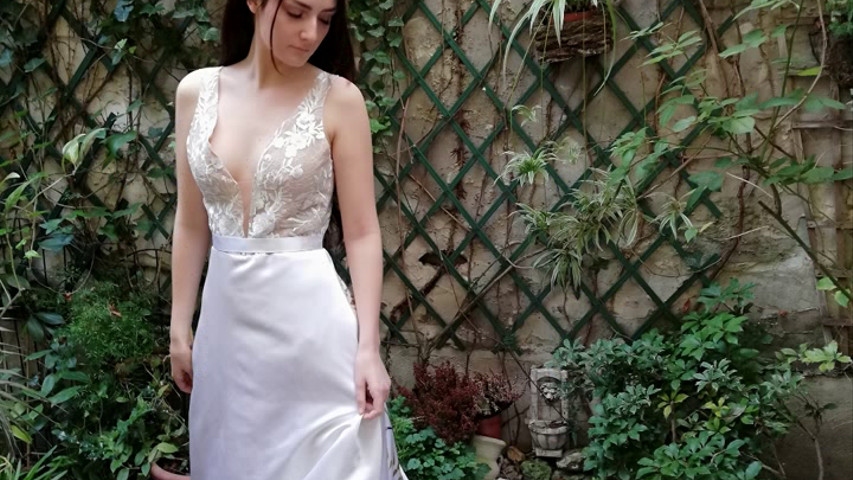 Robe de mariée végétale et florale, peinte à la main