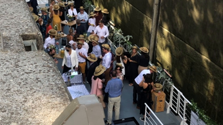 Apéritif sur le pont   