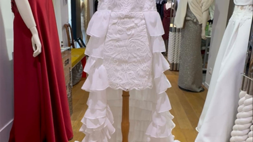 Robe de mariée avec sa traîne amovible