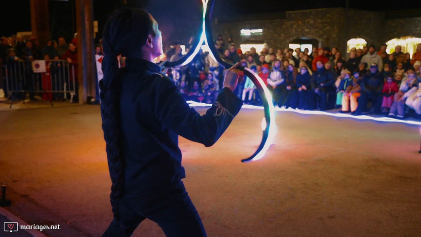 Shay - Spectacle de feu et lumières LED - Videolife